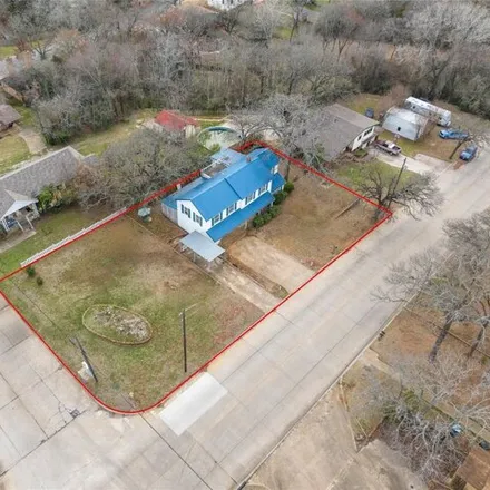 Buy this 3 bed house on 1216 West Hull Street in Denison, TX 75020