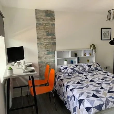 Rent this studio apartment on 888 Nails in Camberwell Road, London
