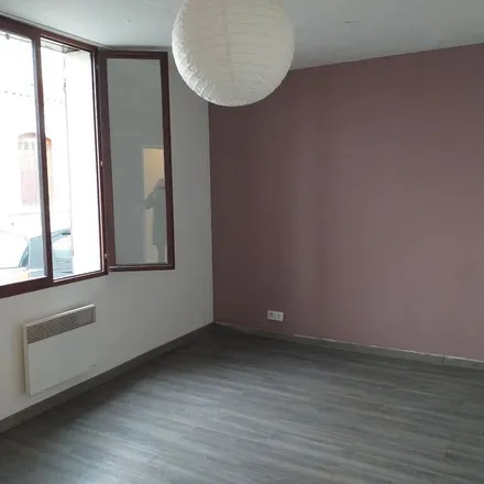 Rent this 2 bed apartment on 95 Cours du Maréchal Juin in 33000 Bordeaux, France