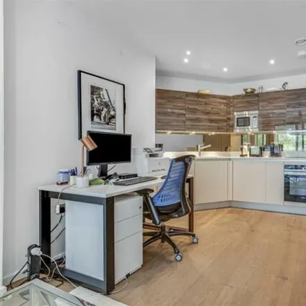 Image 9 - Oasis Academy Putney, 184 Lower Richmond Road, London, SW15 1LY, United Kingdom - Apartment for sale