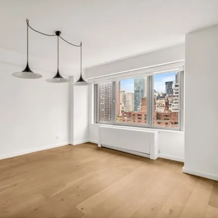 Image 3 - 200 East 62nd Street, New York, NY 10065, USA - Condo for rent