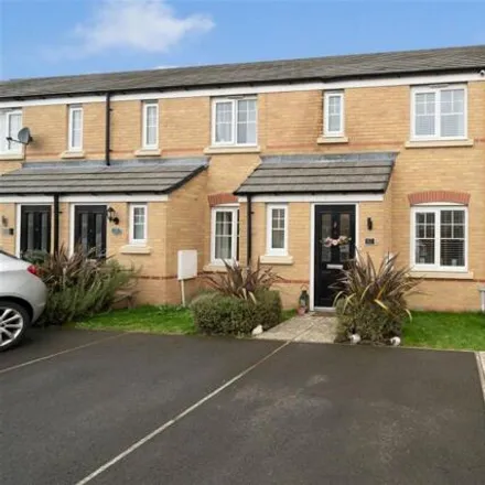 Buy this 3 bed duplex on Highpond Lane in Ellesmere Port, CH66 1UN