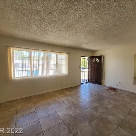 Image 3 - 3559 Regents Circle, Winchester, NV 89121, USA - House for sale