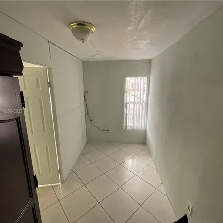 Image 4 - 809 West 79th Street, Hialeah, FL 33014, USA - Townhouse for sale