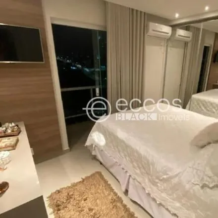 Buy this 2 bed apartment on Avenida Nicodemos Alves dos Santos 332 in Saraiva, Uberlândia - MG
