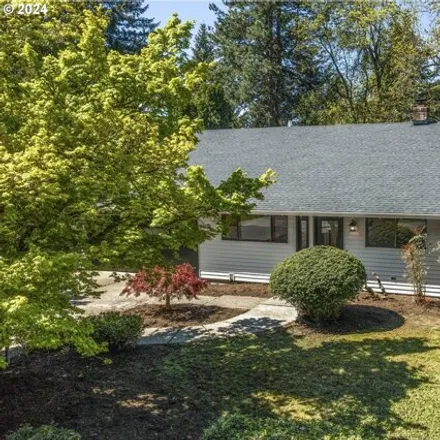 Image 4 - 17905 Southwest Shawnee Trail, Tualatin, OR 97062, USA - House for sale