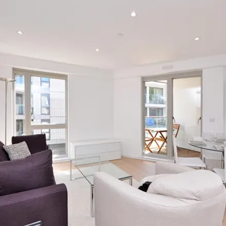 Buy this 2 bed apartment on Ipsus in Balham Hill, London