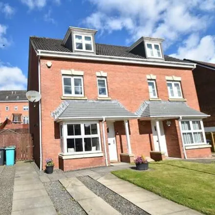 Buy this 4 bed townhouse on Hopepark Drive in Cumbernauld, G68 9FG