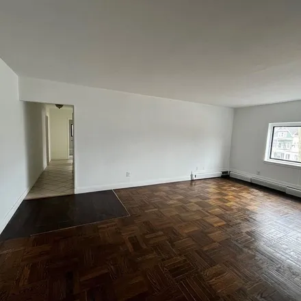 Rent this 3 bed apartment on 830 Warburton Avenue in City of Yonkers, NY 10701