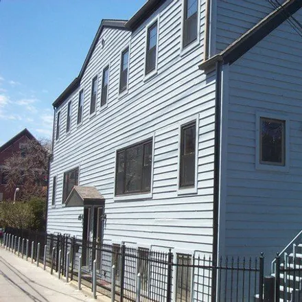 Rent this 3 bed townhouse on 3615 North Wayne Avenue in Chicago, IL 60613