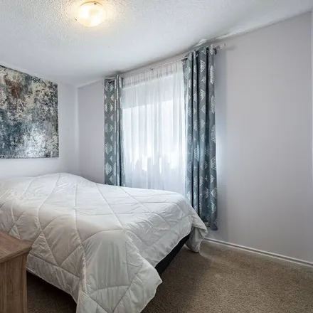 Image 8 - Southeast Edmonton Area, Edmonton, AB T6X 0W1, Canada - House for rent