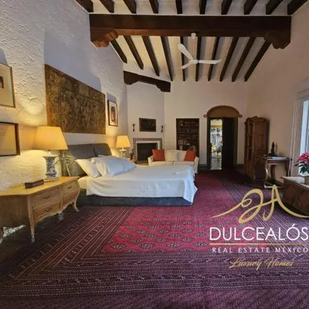 Rent this 5 bed house on Calle Vergel in Las Palmas, 62070 Cuernavaca