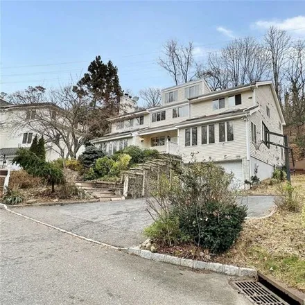 Image 1 - 27 Davis Lane, Village of Roslyn, North Hempstead, NY 11576, USA - House for sale