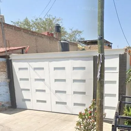 Buy this 3 bed house on Calle Celerino Navarro in Flores Magón, 44250 Guadalajara