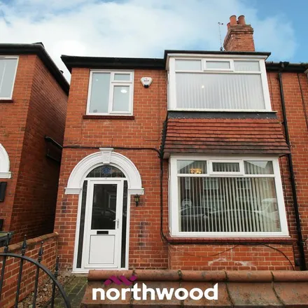 Rent this 3 bed duplex on Wentworth Road in Doncaster, DN2 4DB