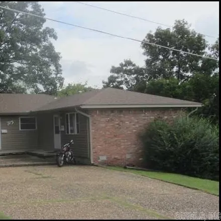 Rent this 2 bed house on 710 West M Avenue in North Little Rock, AR 72116
