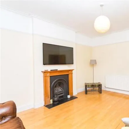 Rent this 3 bed room on Woodlands Avenue in London, N3 2NR