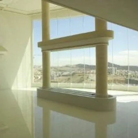 Buy this 4 bed apartment on Antonio de Haro y Tamaríz 23 in Lomas Verdes 6ta Sección, 53126 Naucalpan de Juárez