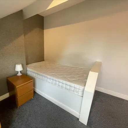 Image 5 - Morris View, Leeds, LS5 3EZ, United Kingdom - Townhouse for rent