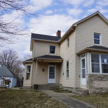 Buy this 4 bed house on 844 Washington Avenue in Alton, IL 62002