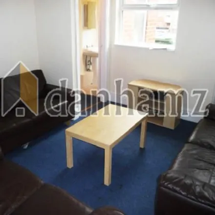 Rent this 5 bed house on Spring Grove View in Leeds, LS6 1RW