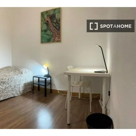 Rent this 3 bed room on Calle Luzarra / Luzarra kalea in 1, 48014 Bilbao