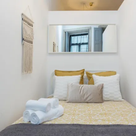 Rent this 2 bed apartment on Rua da Torrinha 7 in 11, 13