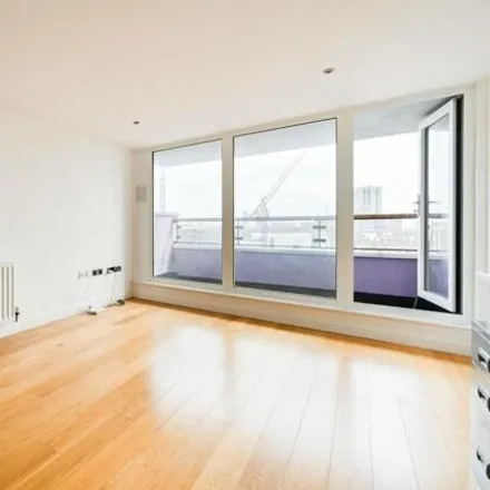 Image 1 - Webb House, 3 Trevithick Way, Bromley-by-Bow, London, E3 3GB, United Kingdom - Apartment for sale