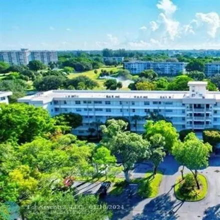 Image 1 - Oaks Course, 3701 Oaks Clubhouse Drive, Pompano Beach, FL 33069, USA - Condo for sale