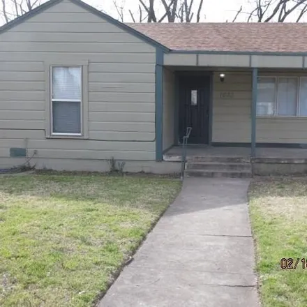 Rent this 3 bed house on 1599 South 15th Street in Abilene, TX 79602