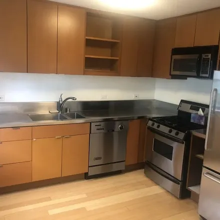 Rent this 1 bed apartment on 800 Hampton Drive in Los Angeles, CA 90291