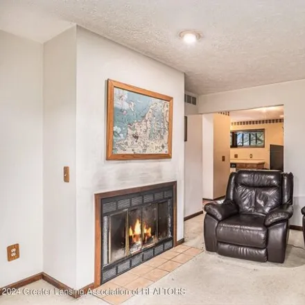 Image 7 - 2483 South Wild Blossom Drive, Meridian Charter Township, MI 48823, USA - Condo for sale