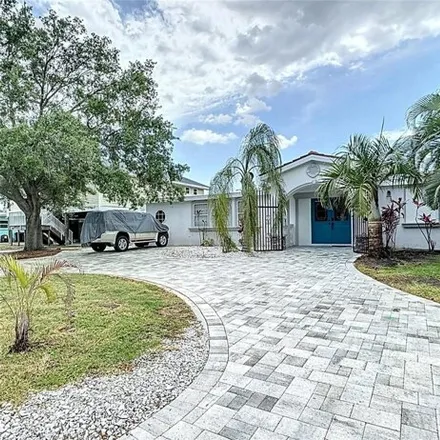 Rent this 4 bed house on 4058 Huntington Street Northeast in Shore Acres, Saint Petersburg