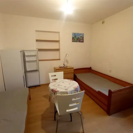 Image 2 - Sala Zgromadzeń Świadków Jehowy, Stanisława Mikołajczyka 84, 41-208 Sosnowiec, Poland - Apartment for rent