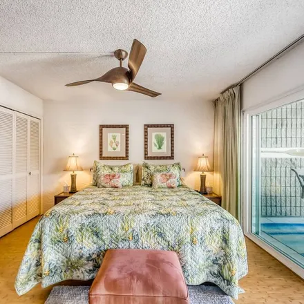 Rent this 2 bed condo on Kailua
