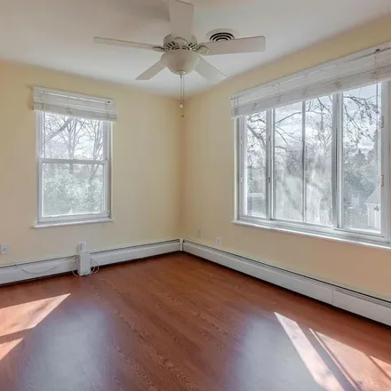 Rent this 3 bed apartment on 871 Highland Avenue in Annapolis, MD 21403