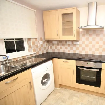 Image 2 - Phillipers, The Gossamers, Meriden, WD25 9AG, United Kingdom - Apartment for rent