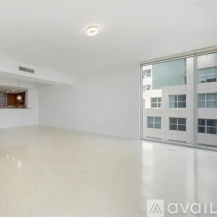 Rent this 3 bed condo on 2627 S Bayshore Dr