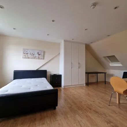 Image 2 - Browning Way, London, TW5 9BE, United Kingdom - Apartment for rent