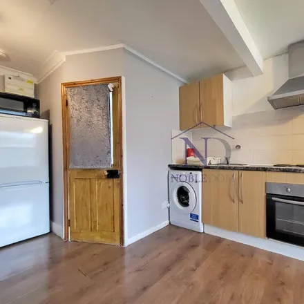 Rent this studio apartment on Lansdowne Road in London, TW3 1LJ