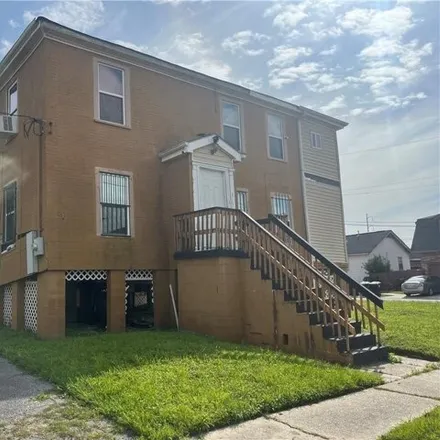 Image 1 - 2840 Florida Avenue, New Orleans, LA 70117, USA - House for sale