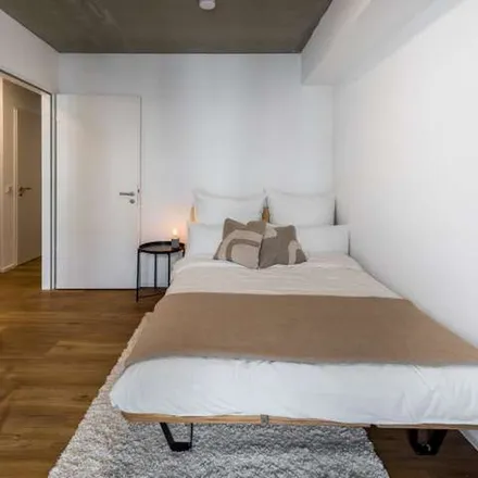 Rent this 3 bed apartment on Frankfurt (Main) Ost Gbf in Gref-Völsing-Straße, 60314 Frankfurt