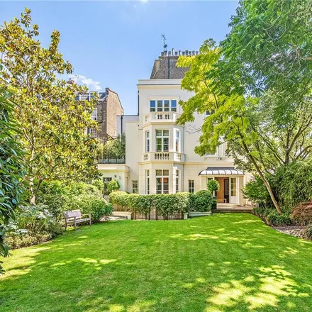 Rent this 7 bed house on 44 St George's Drive in London, SW1V 4BU