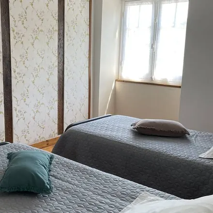 Rent this 2 bed apartment on Impasse Hiriartea d'Amotz in 64310 Saint-Pée-sur-Nivelle, France