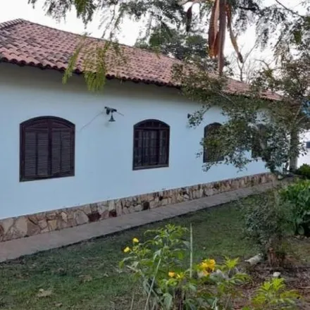 Buy this 3 bed house on Praça Vereador Dumas Chalita in Centro, São José da Lapa - MG