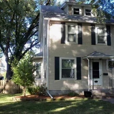 Rent this 2 bed house on 2328 Western Avenue in Davenport, IA 52803