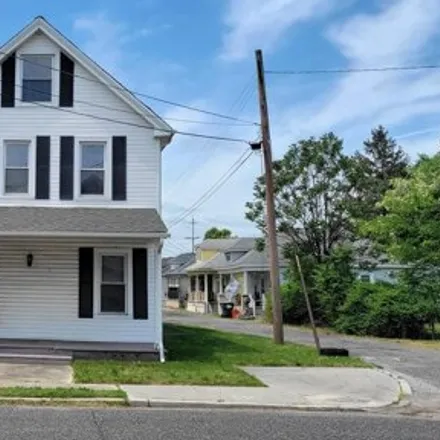 Buy this studio house on 30 Blacks Terrace in Paulsboro, Gloucester County