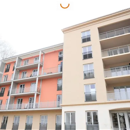 Rent this 1 bed apartment on 23 Rue Général Duhesme in 71100 Chalon-sur-Saône, France