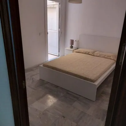 Rent this 4 bed apartment on Avenida Juan Sebastián Elcano in 190A, 29017 Málaga