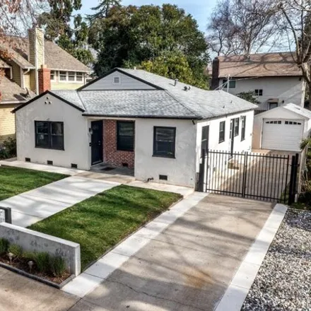 Buy this 2 bed house on 335 41st Street in Elvas, Sacramento